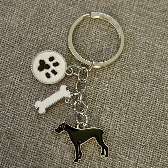 Great Dane Dog Black Enamel Keychain - Picture 4 of 4